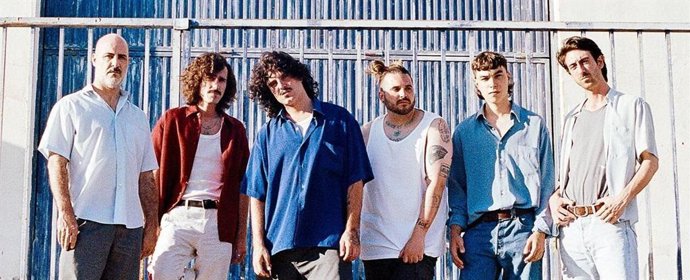 Rl sexteto malagueño presenta en 'Mea Culpa' once temas donde confluyen guitarras afiladas, bases rítmicas potentes y letras directas que reflejan una mirada crítica y contemporánea.