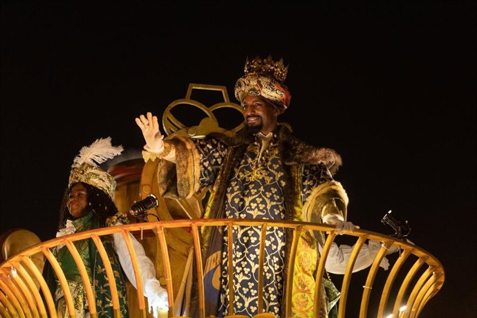Archivo - Archivo.- El Rey Baltasar durante la Cabalgata de los Reyes Magos en Madrid