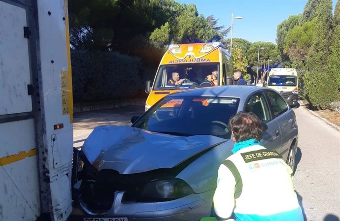 Un hombre de 52 años sufre la amputación de una pierna tras ser arrollado por un turismo en Boadilla