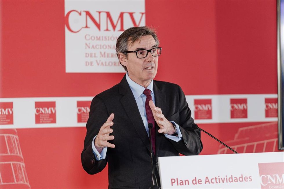 Archivo - El presidente de la CNMV, Carlos San Basilio, interviene durante la presentación del plan de actividades para 2025, en la sede de la Comisión Nacional del Mercado de Valores (CNMV), a 26 de febrero de 2025, en Madrid (España). 