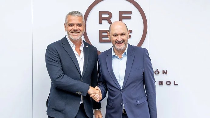 Reunión entre el presidente de la RFEF, Rafael Louzán, y su homólogo en la federación balear, Jordi Horrach.