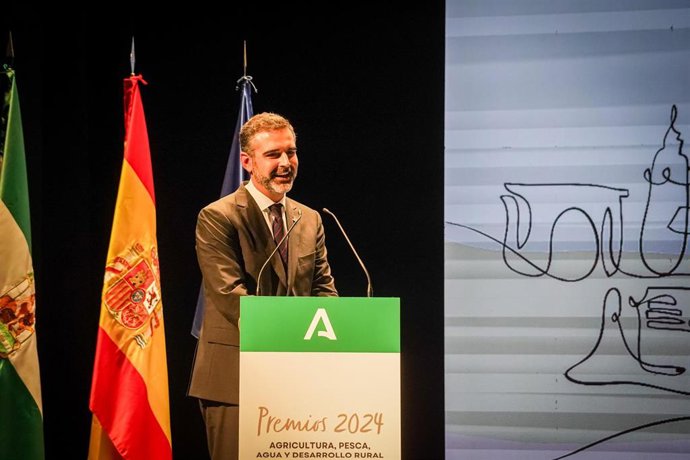 EL consejero de Agricultura, Pesca, Agua y Desarrollo Rural, Ramón Fernández- Pacheco, en los Premios de Andalucía de Agricultura y Pesca 2024.