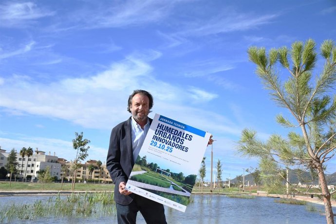 El teniente de alcalde de Sostenibilidad y Medio Ambiente del Ayuntamiento de Córdoba y presidente de Emacsa, Daniel García-Ibarrola.
