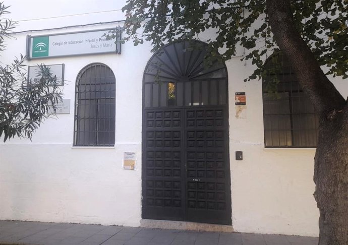 Fachada del colegio Jesús María, de Jaén.