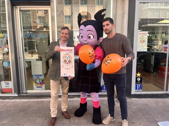 El concejal junto al representante de la Zona G de Gamonal y Vampirina.