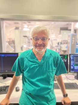 Ignacio Fernández Lozano, cardiólogo especialista en electrofisiología y jefe de la Sección de Arritmias del Servicio de Cardiología del Hospital Universitario Puerta de Hierro Majadahonda, presidente de la Sociedad Española de Cardiología