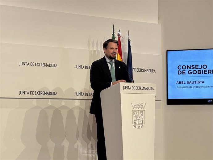 El consejero de Presidencia, Interior y Diálogo Social de la Junta, Abel Bautista, ofrece una rueda de prensa