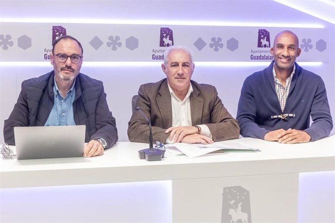 Los ediles de Guadalajara presentan la Ordenanza de Convivencia para combatir la explotación sexual y regular el uso de instalaciones deportivas.