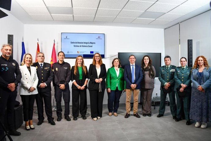 La consejera de Igualdad, Sara Simón, ha realizado una visita de inauguración al centro de Toledo.