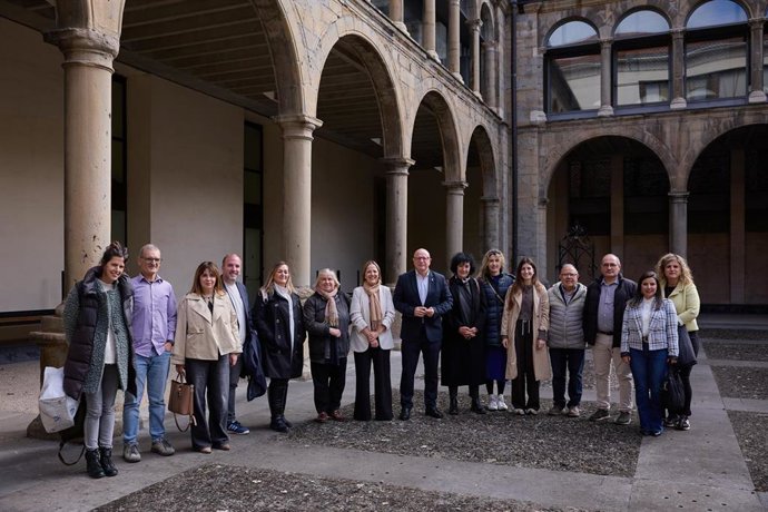 Gimeno firma convenio Tiempo Fuera.