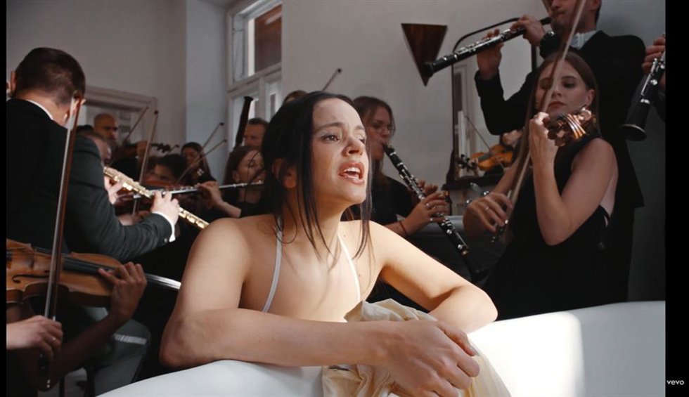 La artista Rosalía publica 'Berghain' con Bjrk e Yves Tumor.