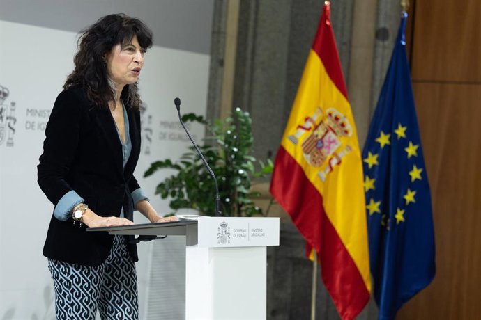 La ministra de Igualdad, Ana Redondo, presenta una campaña institucional para sensibilizar sobre el problema del consumo de pornografía en menores en el Ministerio de Igualdad, a 20 de octubre de 2025, en Madrid (España).