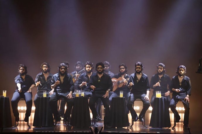 Archivo - La chirigota 'Los Calaíta' ganador del primer premio de su categoría en la final del COAC de Cádiz en el Gran Teatro Falla, a 28 de febrero de 2025 en Cádiz (Andalucía, España). 