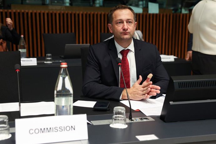 El comisario de Agricultura, Christophe Hansen, en el marco del consejo de Agricultura y Pesca de la UE.