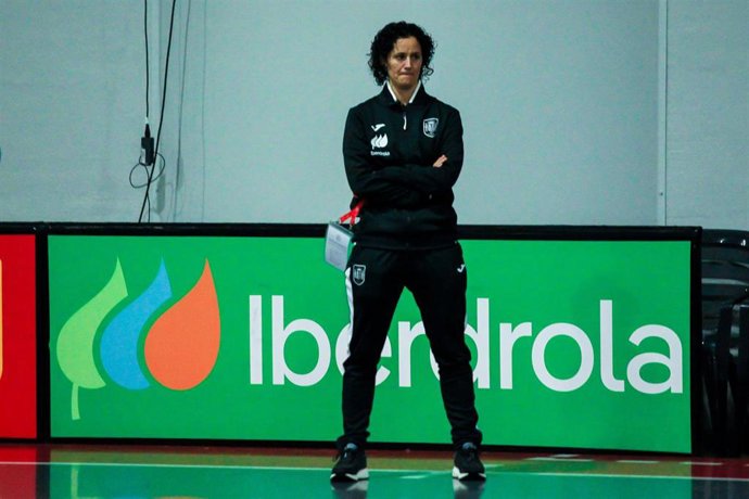 Archivo - La seleccionadora nacional femenina de fútbol sala Claudia Pons