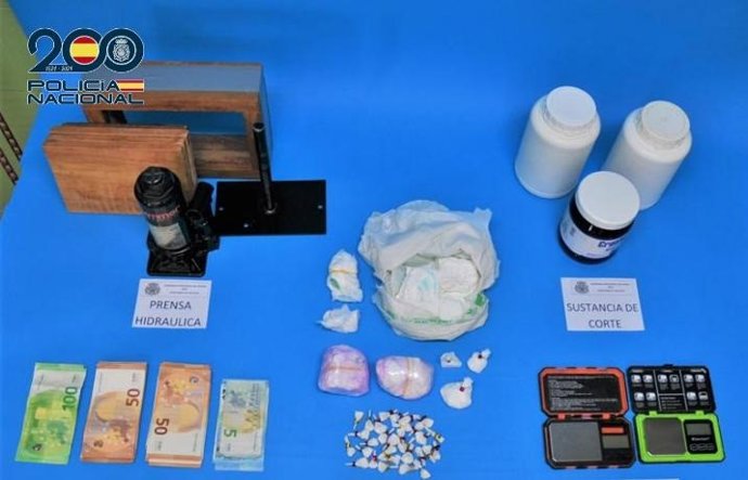 Cinco detenidos y 662 gramos de cocaína intervenidos, en la desarticulación de una criminal en Ciudad Real.