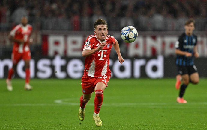22 October 2025, Bavaria, Munich: Bayern Munich's Lennart Karl runs after the ball during the UEFA Champions League soccer match between Bayern Munich and FC Bruges at Allianz Arena. Photo: Sven Hoppe/dpa