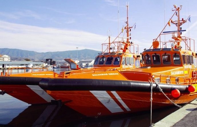 Archivo - Arquivo - O navio Gienah, do Salvamento Marítimo, interveio no resgate dos três norte-africanos.