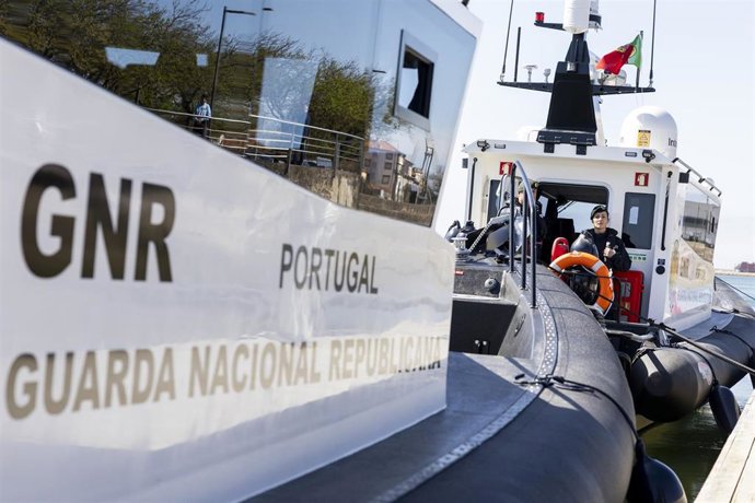 Archivo - Embarcación de la Guardia Nacional Republicana (GNR) de Portugal