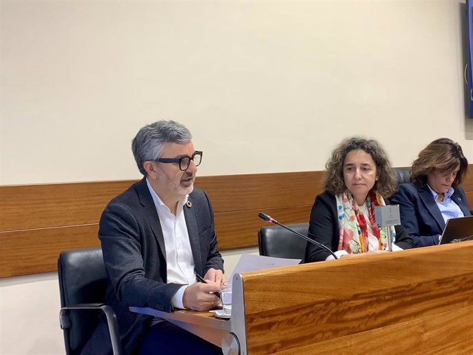 El consejero de Movilidad, Alejandro Calvo, durante su comparecencia en la Junta General.