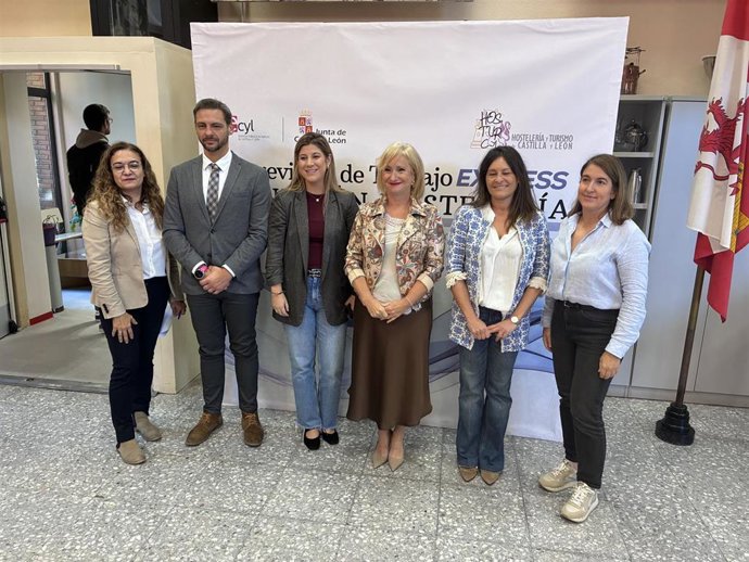 Leticia García, durante su visita al 'speed dating' de Valladolid.