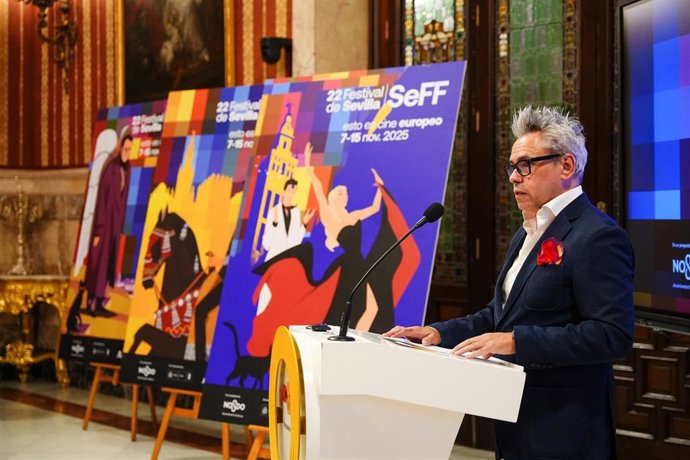 Archivo - El director del Festival de Cine Europeo de Sevilla, Manuel Cristóbal, durante la presentación del cartel del Festival de Cine Europeo en el Ayuntamiento de Sevilla. Imagen de archivo