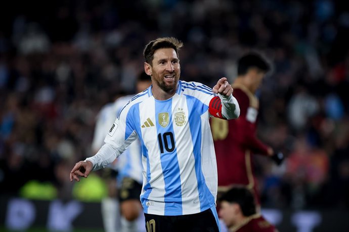 Archivo - Arquivo - 04 de setembro de 2025, Argentina, Buenos Aires: Lionel Messi, da Argentina, comemora com os olhos marejados após marcar um gol durante a partida entre Argentina e Venezuela pelas Eliminatórias para a Copa do Mundo da FIFA 2026 no Está