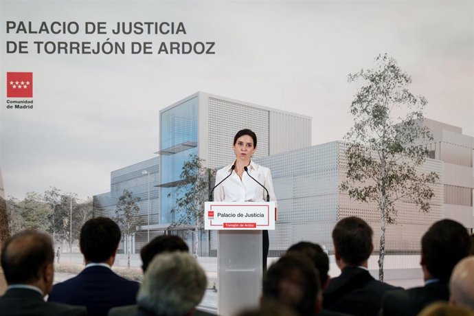 La presidenta de la Comunidad de Madrid, Isabel Díaz Ayuso, inaugura el Palacio de Justicia de Torrejón de Ardoz, a 28 de octubre de 2025, en Torrejón de Ardoz, Madrid (España).