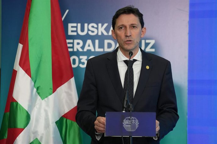 El consejero de Hacienda y Finanzas, Noël d'Anjou, en la presentación del Plan "Euskadi Eraldatuz 2030" en Bilbao