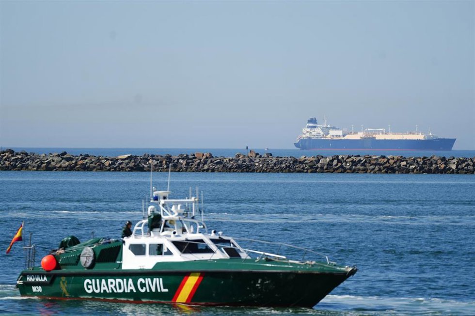 Archivo - Embarcación de la Guardia Civil en la costa de Huelva.