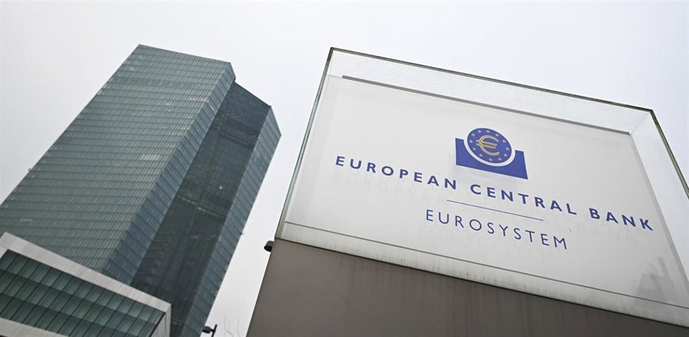Archivo - 12 December 2024, Hesse, Frankfurt_Main: A stele with the inscription "European Central Bank - Eurosystem" stands in front of the European Central Bank (ECB) in the east of Frankfurt. Photo: Arne Dedert/dpa