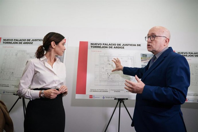 La presidenta de la Comunidad de Madrid, Isabel Díaz Ayuso, inaugura el Palacio de Justicia de Torrejón de Ardoz, a 28 de octubre de 2025, en Torrejón de Ardoz, Madrid (España).