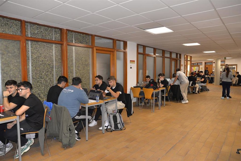 La Escuela Superior de Informática de Ciudad Real celebra la festividad de Santa Tecla.