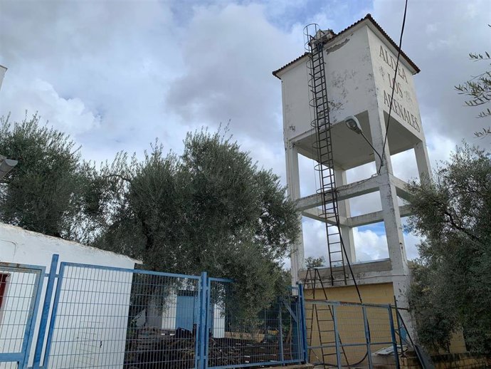 Depósito de agua en la aldea de Los Arenales de Puente Genil (Córdoba).