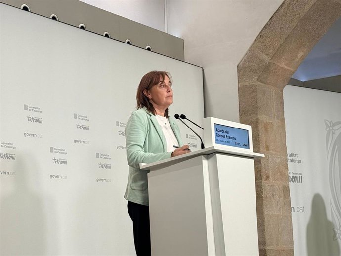 La portavoz del Govern y consellera de Territorio, Vivienda y Transición Ecológica de la Generalitat, Sílvia Paneque, durante la rueda de prensa posterior al Consell Executiu de este martes
