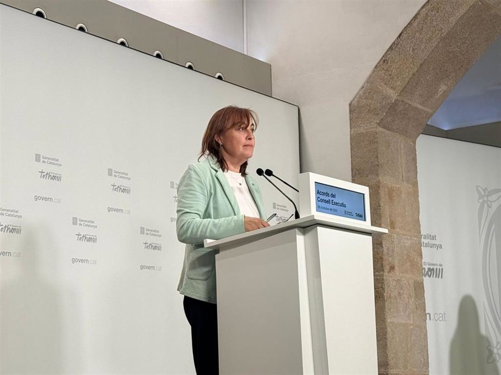 La portavoz del Govern y consellera de Territorio, Sílvia Paneque, en rueda de prensa.