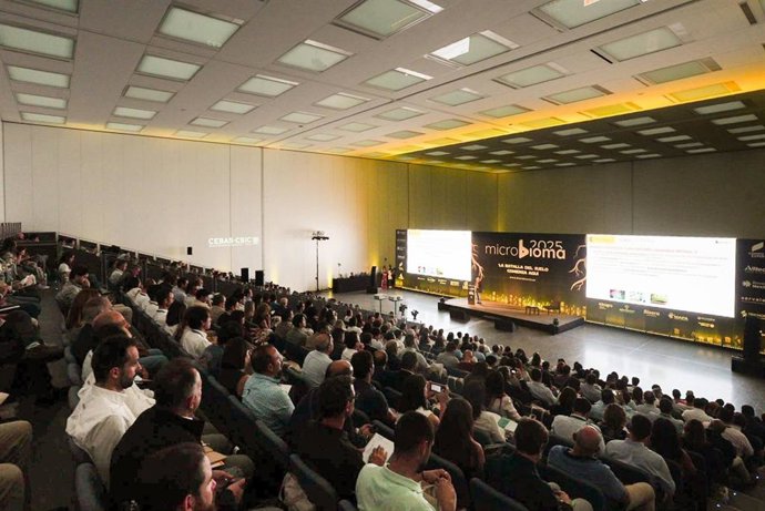 Celebración de la cuarta edición del Congreso Microbioma 2025 en el Centro de Exposiciones, Ferias y Convenciones de Córdoba (CEFC).