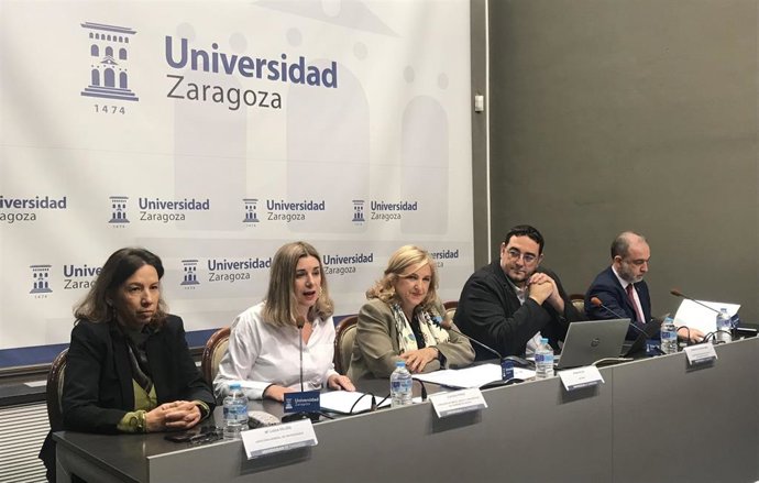 Presentación del curso gratuito de IA generativa a los 6.500 alumnos de primer curso de la UZ con certificación europea