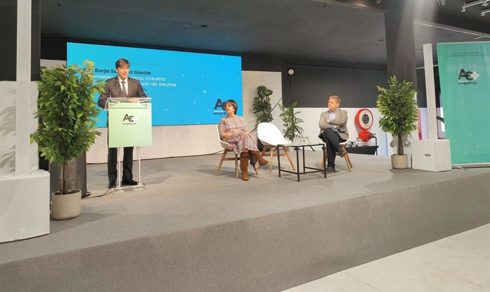 El consejero de Ciencia,  Industria y Empleo, Borja Sánchez, durante su intervención en el 25 aniversario de ACEPPA.