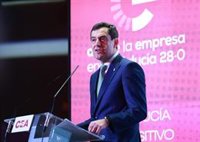 Moreno insiste ante la patronal en la "estabilidad construida desde las mayorías amplias": "Valoremos lo que tenemos"