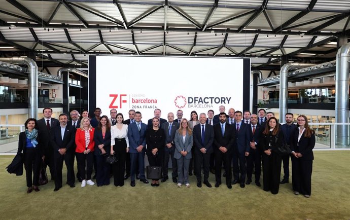 El CZFB presenta ante 30 cónsules su apuesta internacional por liderar la industria 4.0