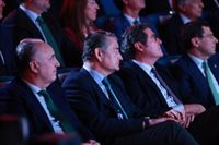 La CEOE reprocha al Gobierno que tome medidas "sin valorar" los costes y asegura que "queremos subir los salarios"