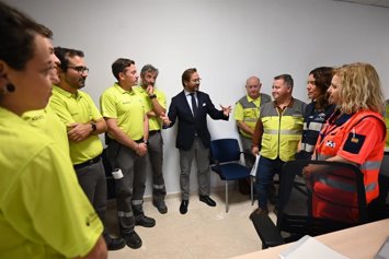 El delegado del Gobierno andaluz en Granada, Antonio Granados, en el centro en la imagen