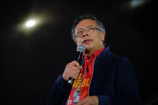 Gustavo Petro, presidente de Colombia, en una marcha por la paz