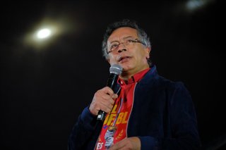 Gustavo Petro, presidente de Colombia, en una marcha por la paz