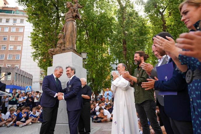 Inauguración del monumento al fundador de los Hermanos Maristas en Sevilla