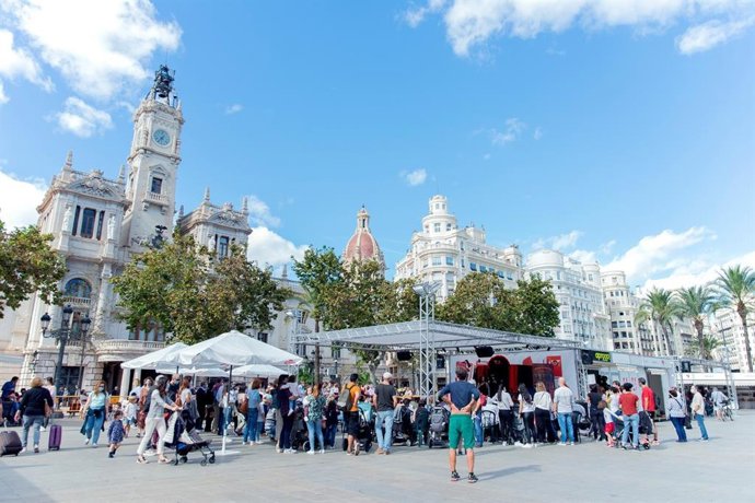Archivo - Imagen de archivo de la Plaça del Llibre de València.