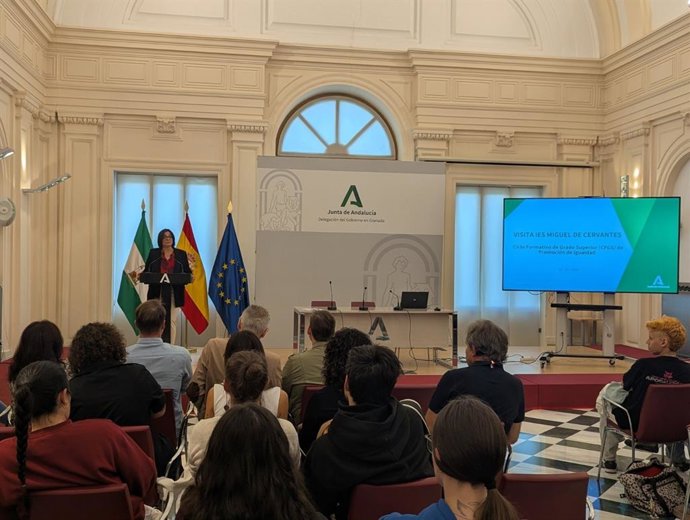 La delegada territorial de Desarrollo Educativo y Formación Profesional de la Junta en Granada, María José Martín