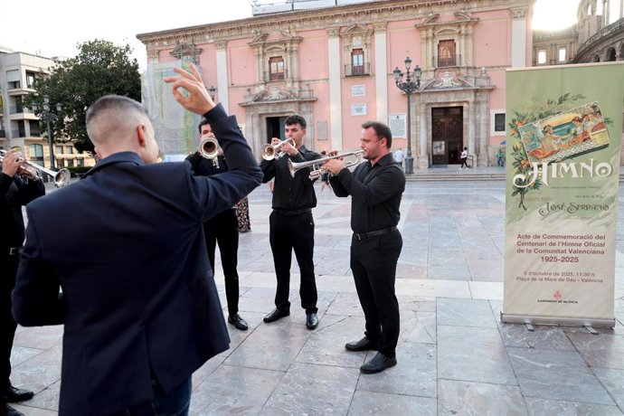 Músics en el Centenari de l'Himne de la Comunitat Valenciana. IMATGE D'ARXIU. 