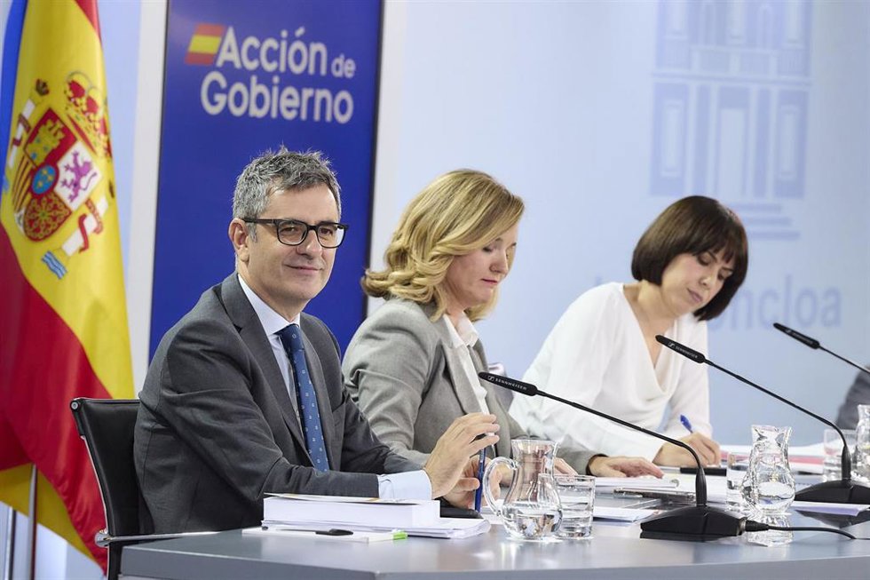 (i-d) El ministro de Presidencia, Justicia y Relaciones con las Cortes, Félix Bolaños, la ministra de Educación, Formación Profesional y Deportes, Pilar Alegría, y la ministra de Ciencia, Innovación y Universidades, Diana Morant